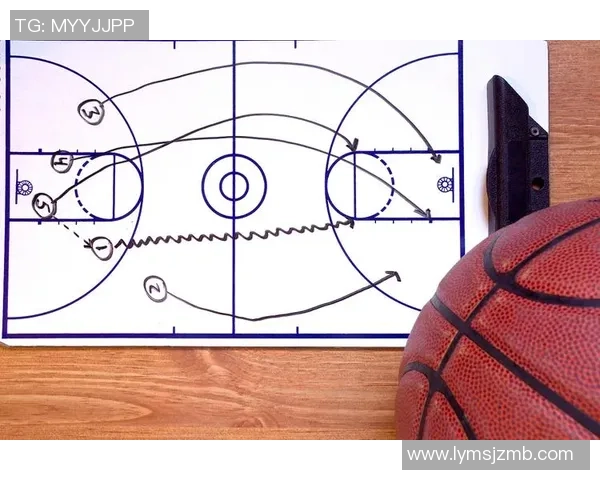 西安篮球队防守策略解析:从战术到执行的全方位深度剖析 西安篮球队防守策略解析:从战术到执行的全方位深度剖析